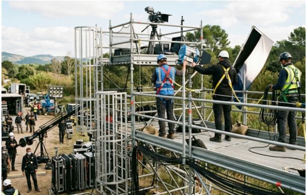 Use Guardrails and Collective Fall Protection