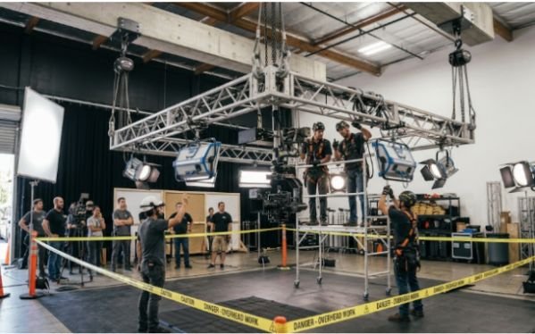 Assess the Exposure Zone Below the Rig