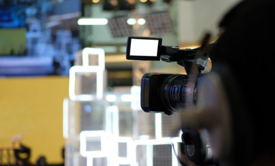 Directing the Live Broadcast
