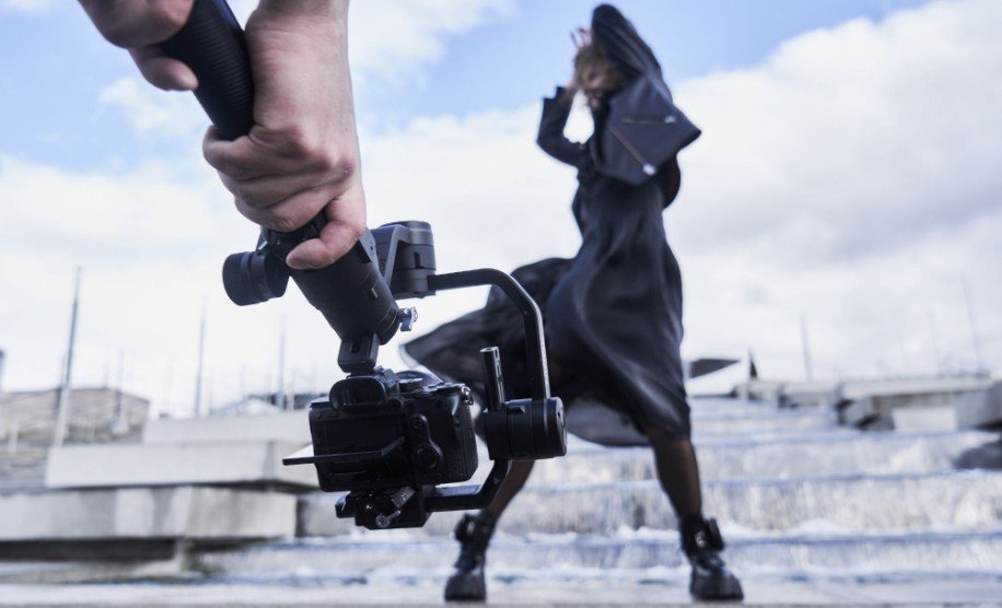 How to Build Suspense With Camera Movement: 9 Techniques