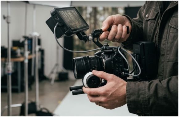 Top Handle for Better Camera Control