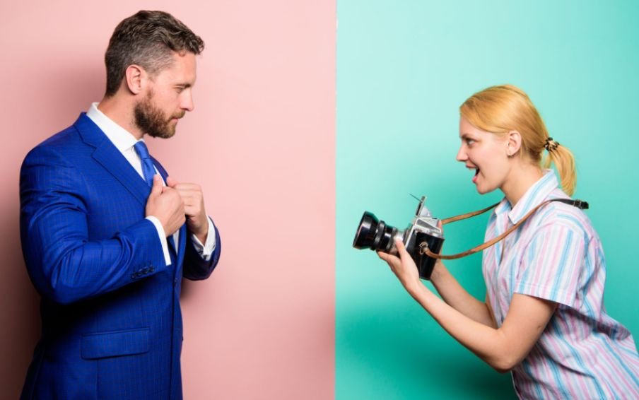 Static Shot vs Moving Camera Shot: Which One Wins on Set?