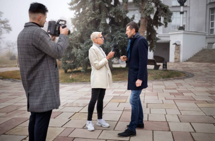 Tilt Shot vs Pedestal Shot: What’s the Real Difference?