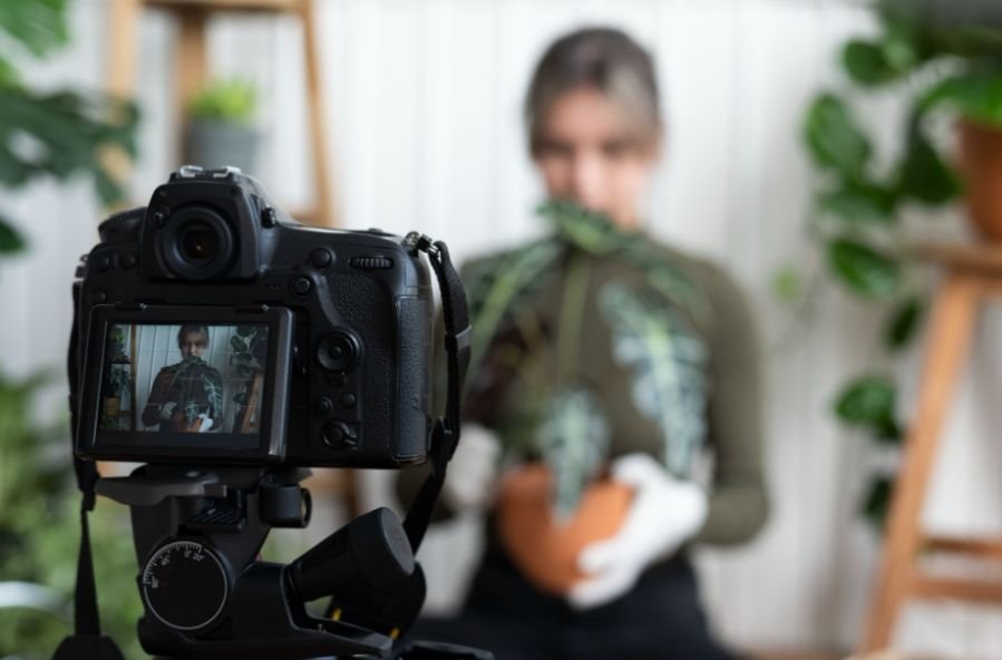 What Camera Movement Mistakes Make Footage Look Amateur?