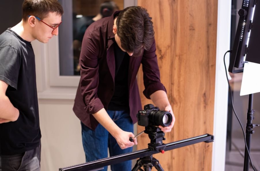 What Is the Difference Between Pan, Tracking, Tilt, and Pedestal?