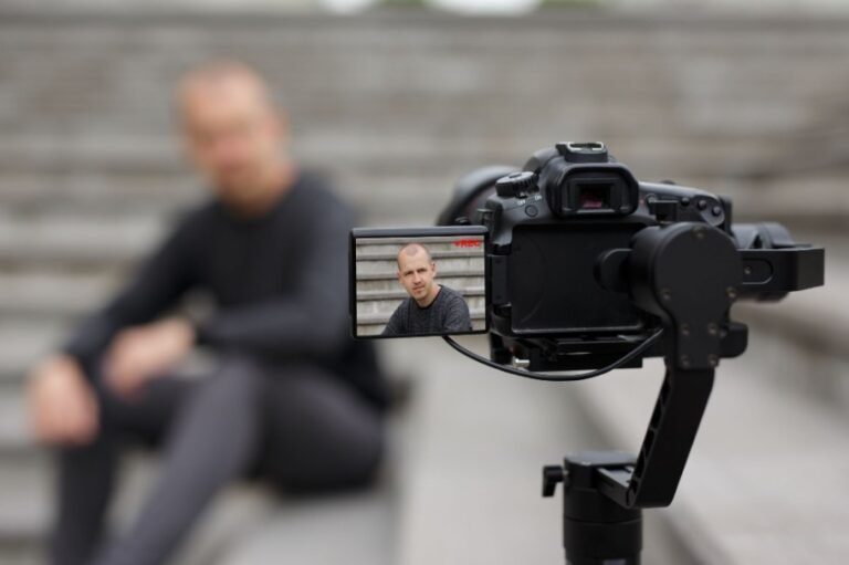 Handheld Camera Movement Techniques for Cinematic Results 
