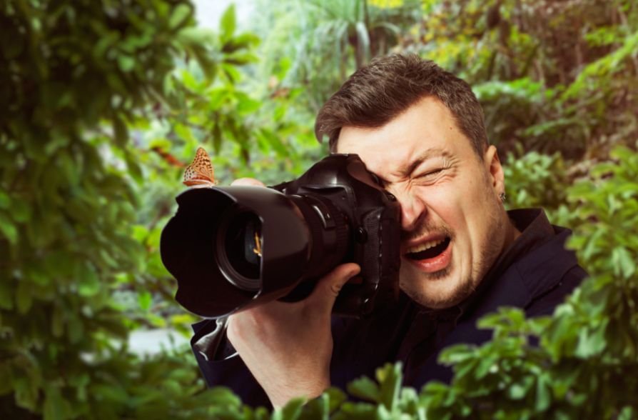 Should Handheld Camera Work React to Hits?