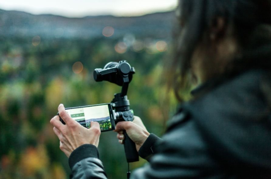 What Are the Best Handheld Camera Moves to Practice?