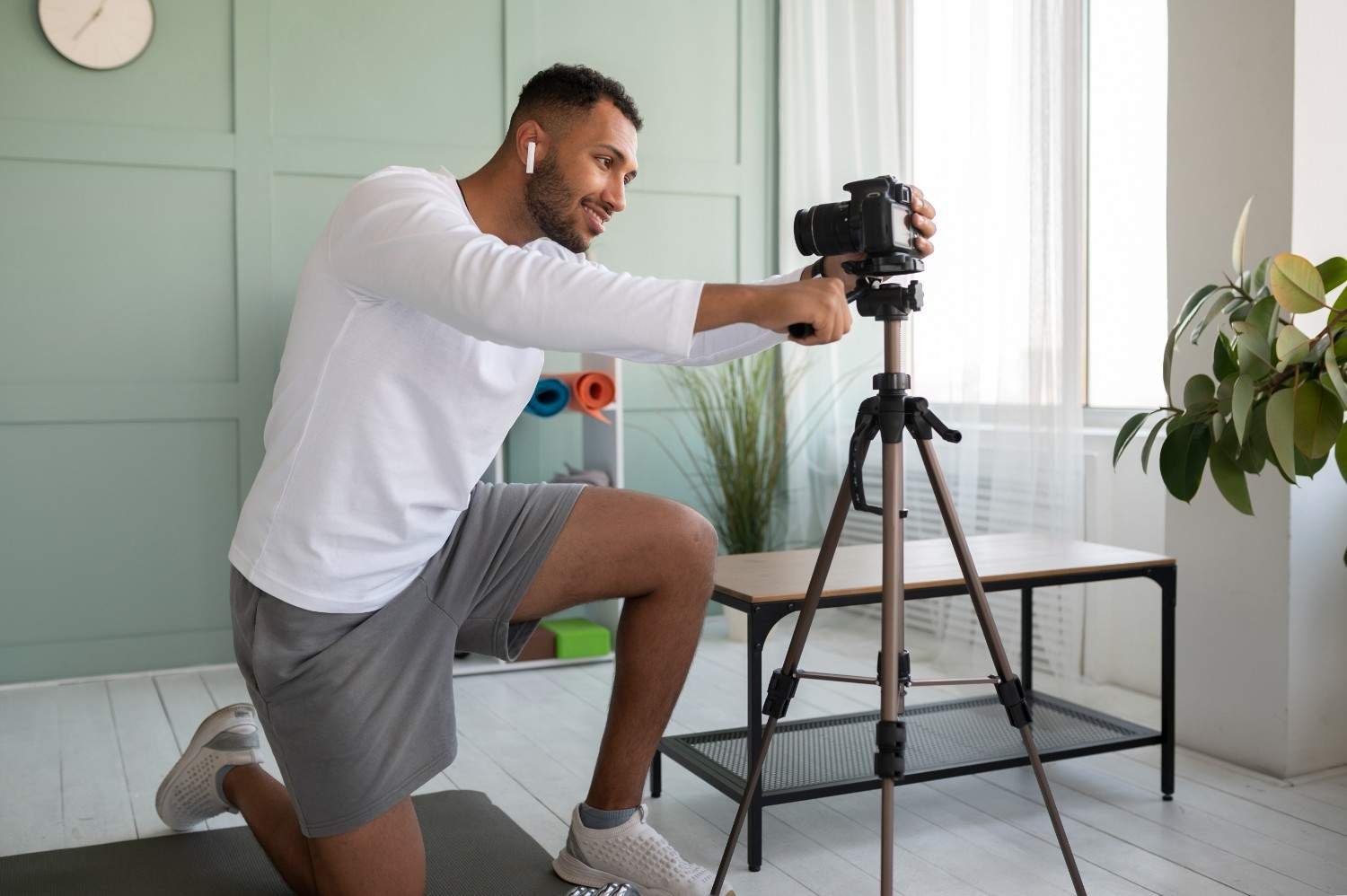 How Do I Practice Push-Ins, Pull-Backs, and Tracking Shots?