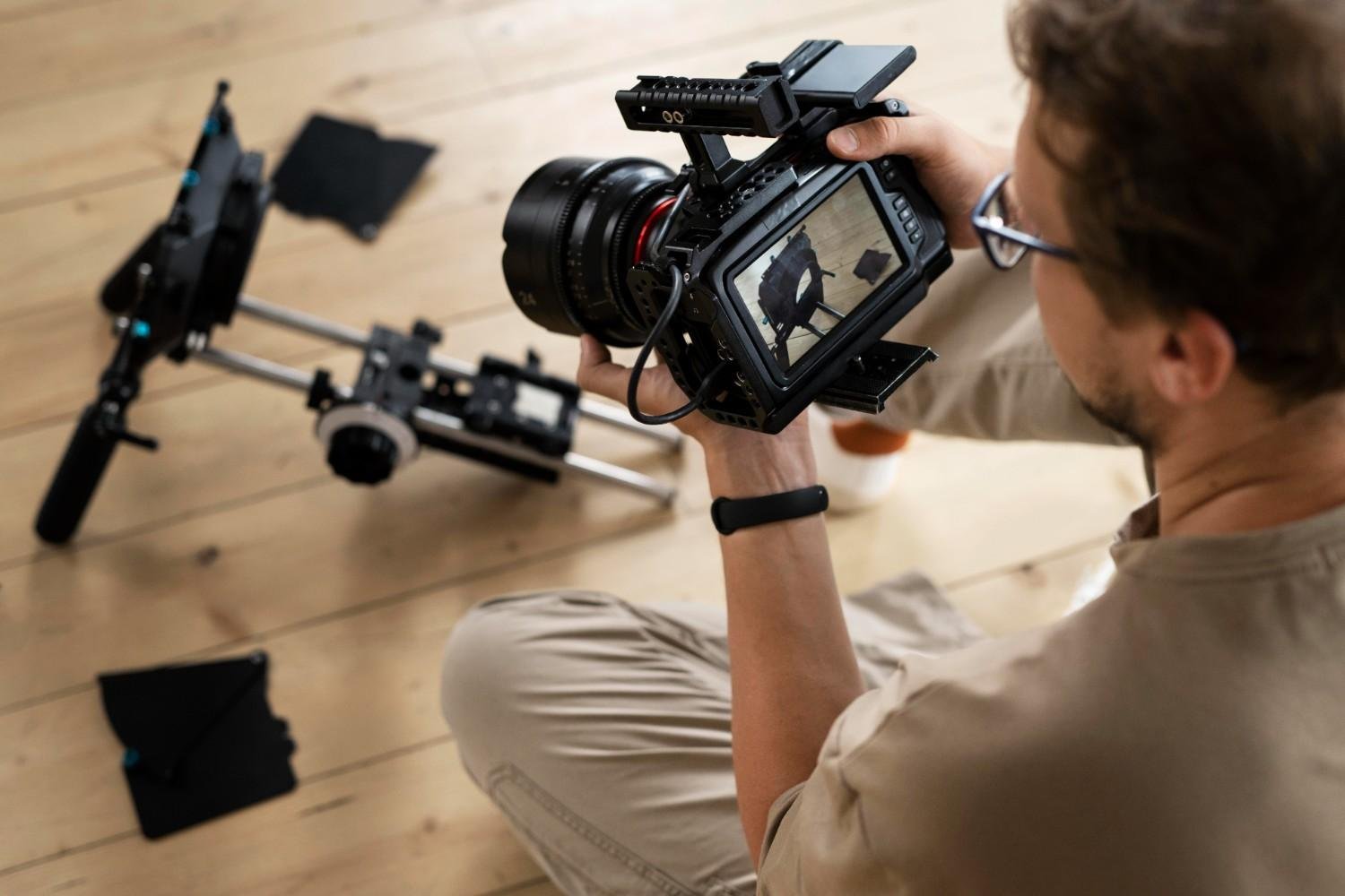 How Do I Choose the Right Camera Movement for a Scene?