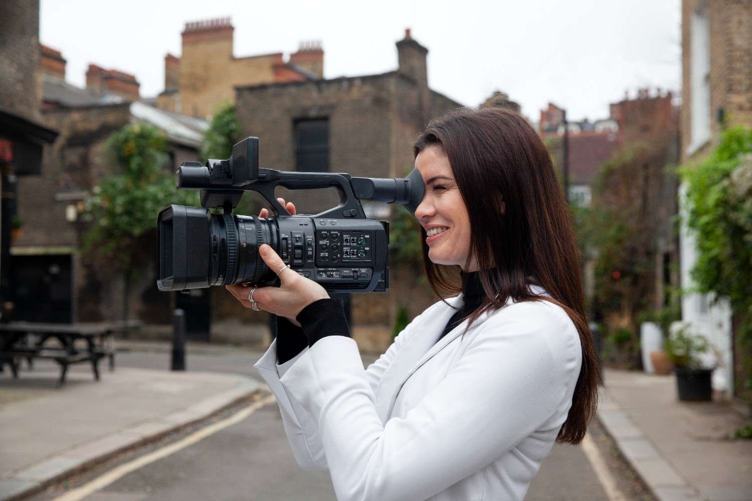 What Camera Movement Mistakes Make Social Videos Look Amateur?