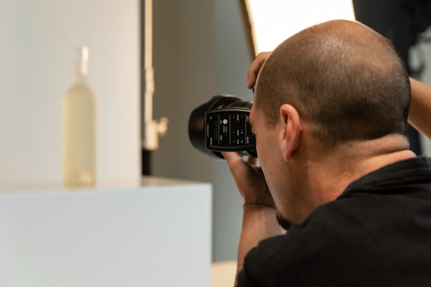Pull-Back vs. Zoom-Out: What Is the Difference?